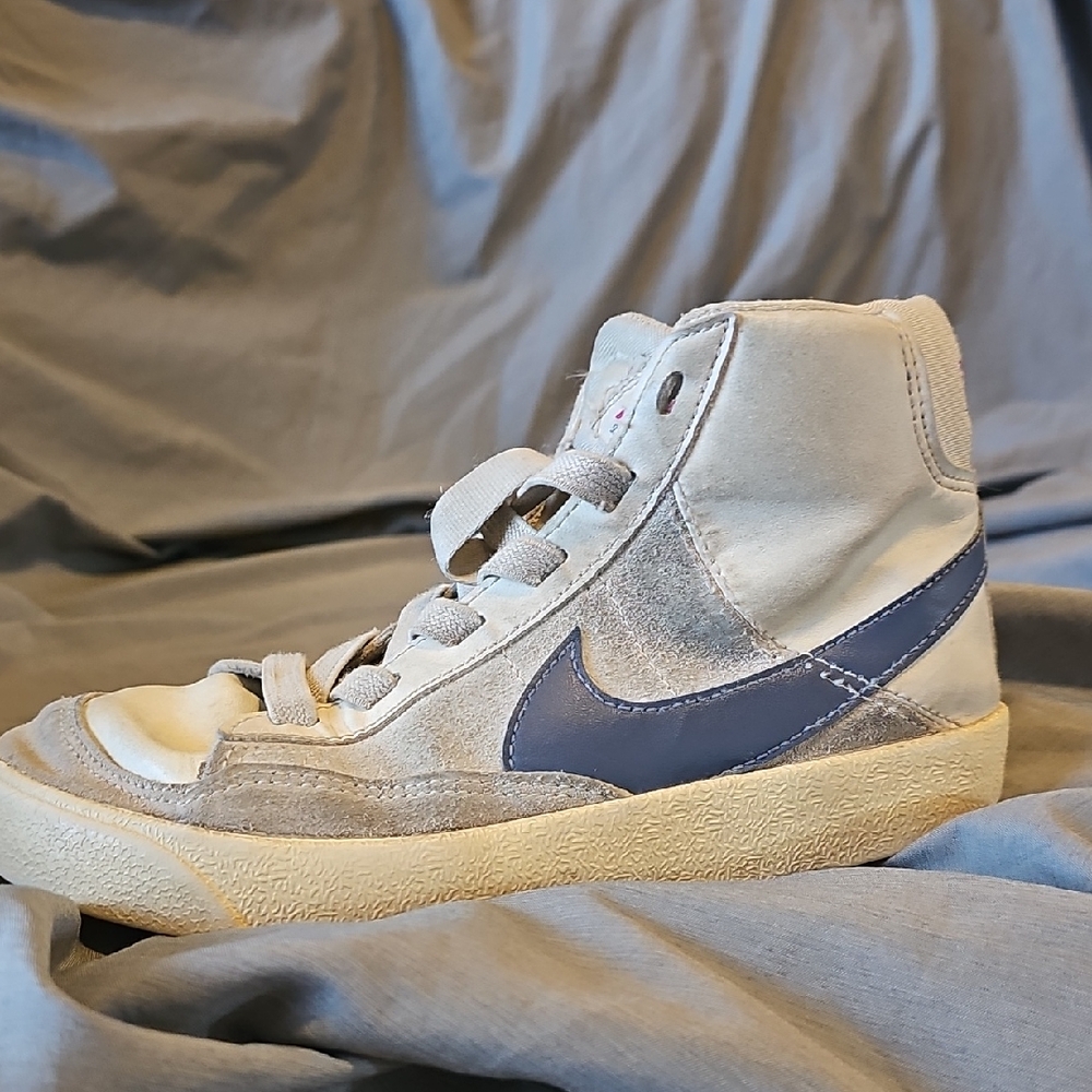 Nike Kids High-Top Sneakers - Gray and Cream
